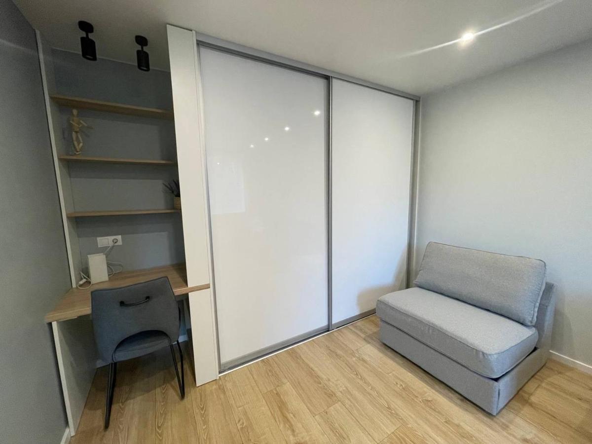 Modern 1Br Haven Near Two Parks Apartment Riga Exterior photo