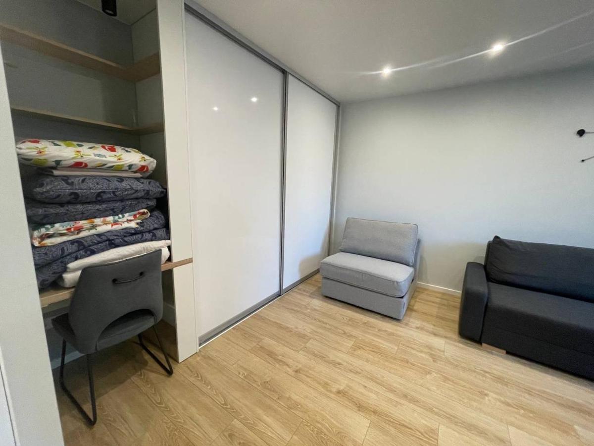 Modern 1Br Haven Near Two Parks Apartment Riga Exterior photo