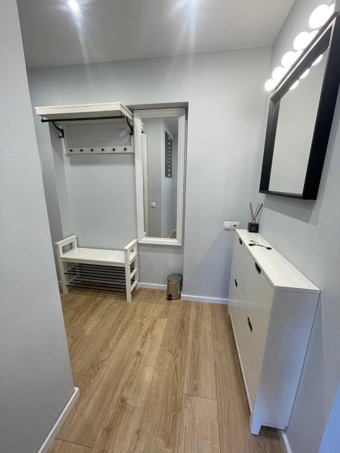 Modern 1Br Haven Near Two Parks Apartment Riga Exterior photo