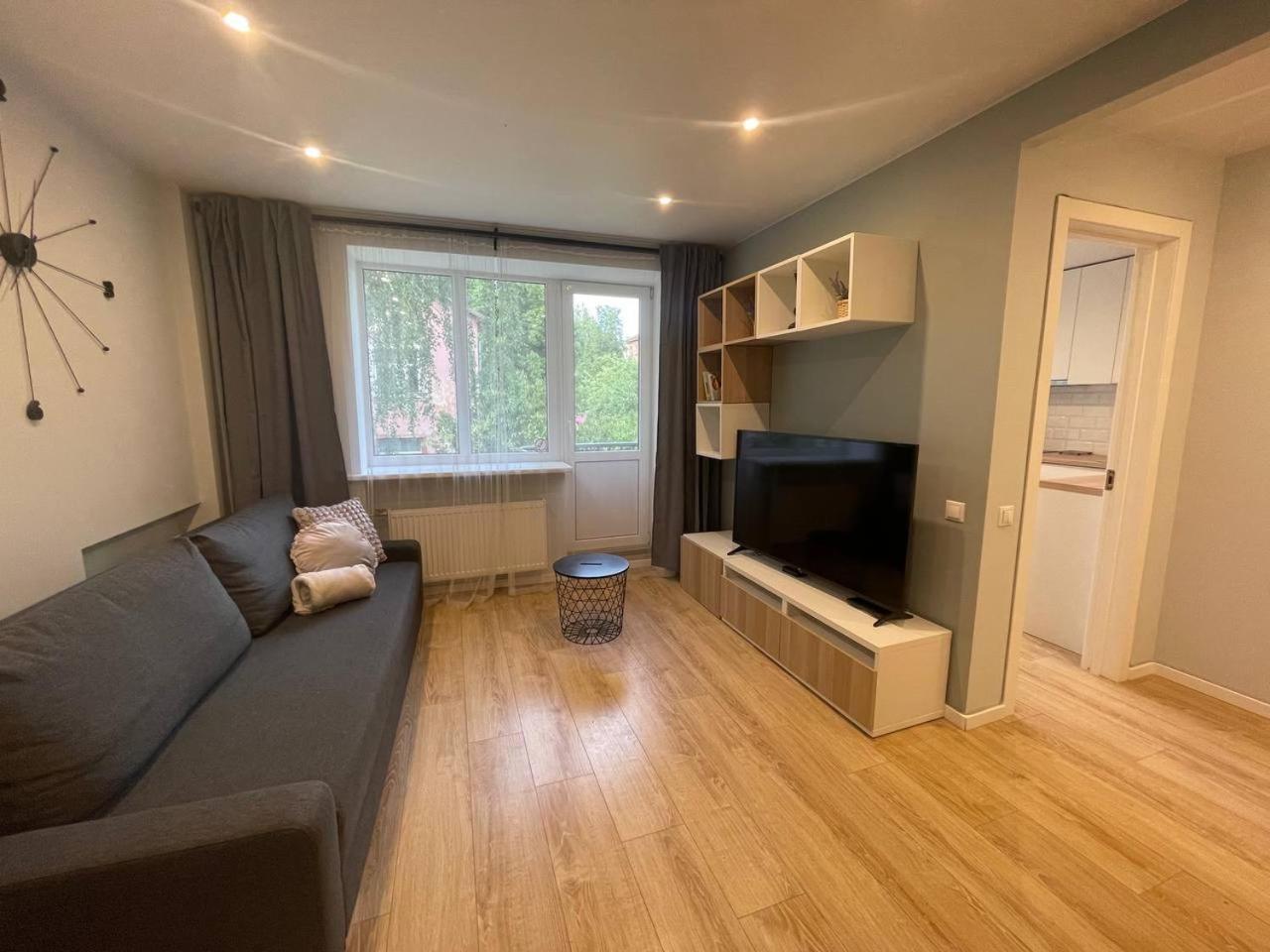 Modern 1Br Haven Near Two Parks Apartment Riga Exterior photo
